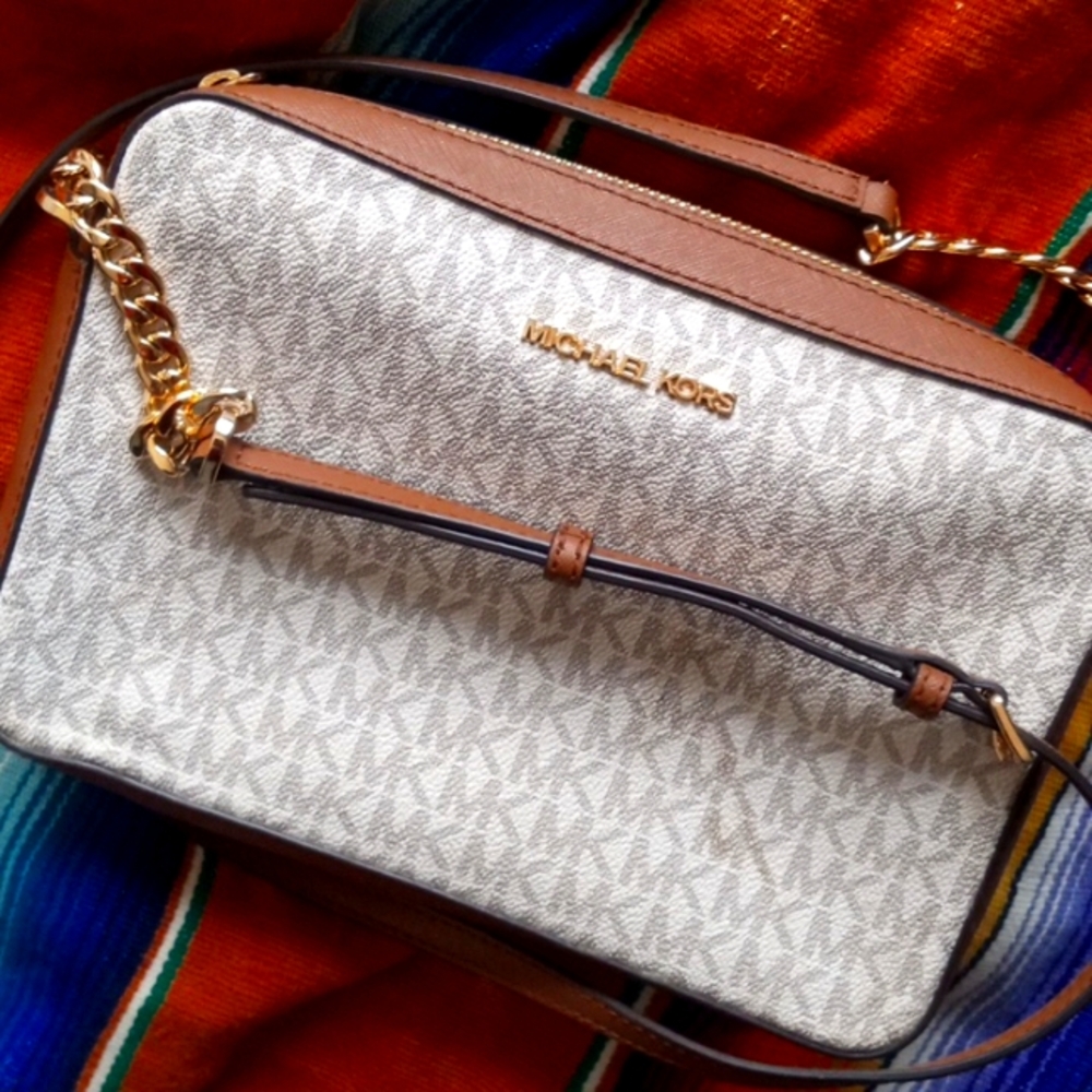 Michael Kors handbag/jetbag